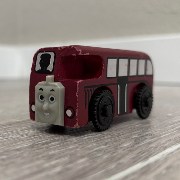 Wooden Bertie - Picture 2 of 8